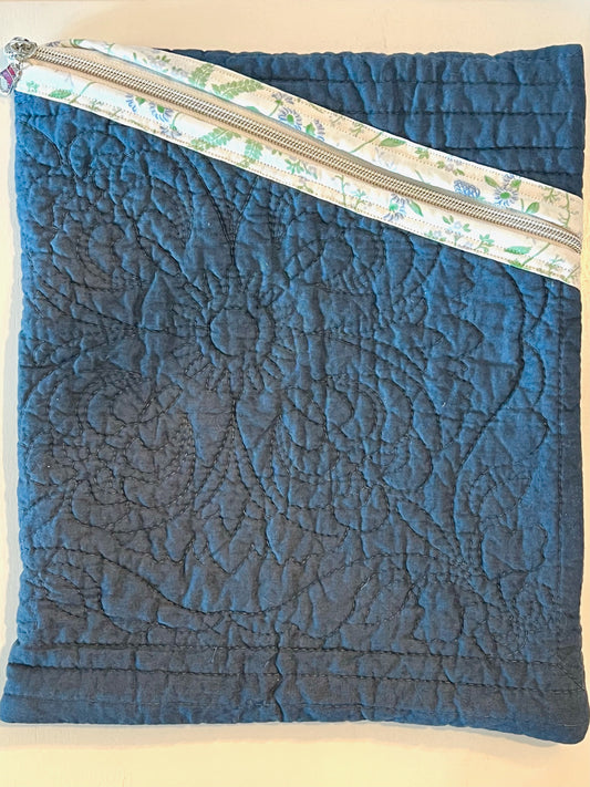 Quilted book/tablet sleeve