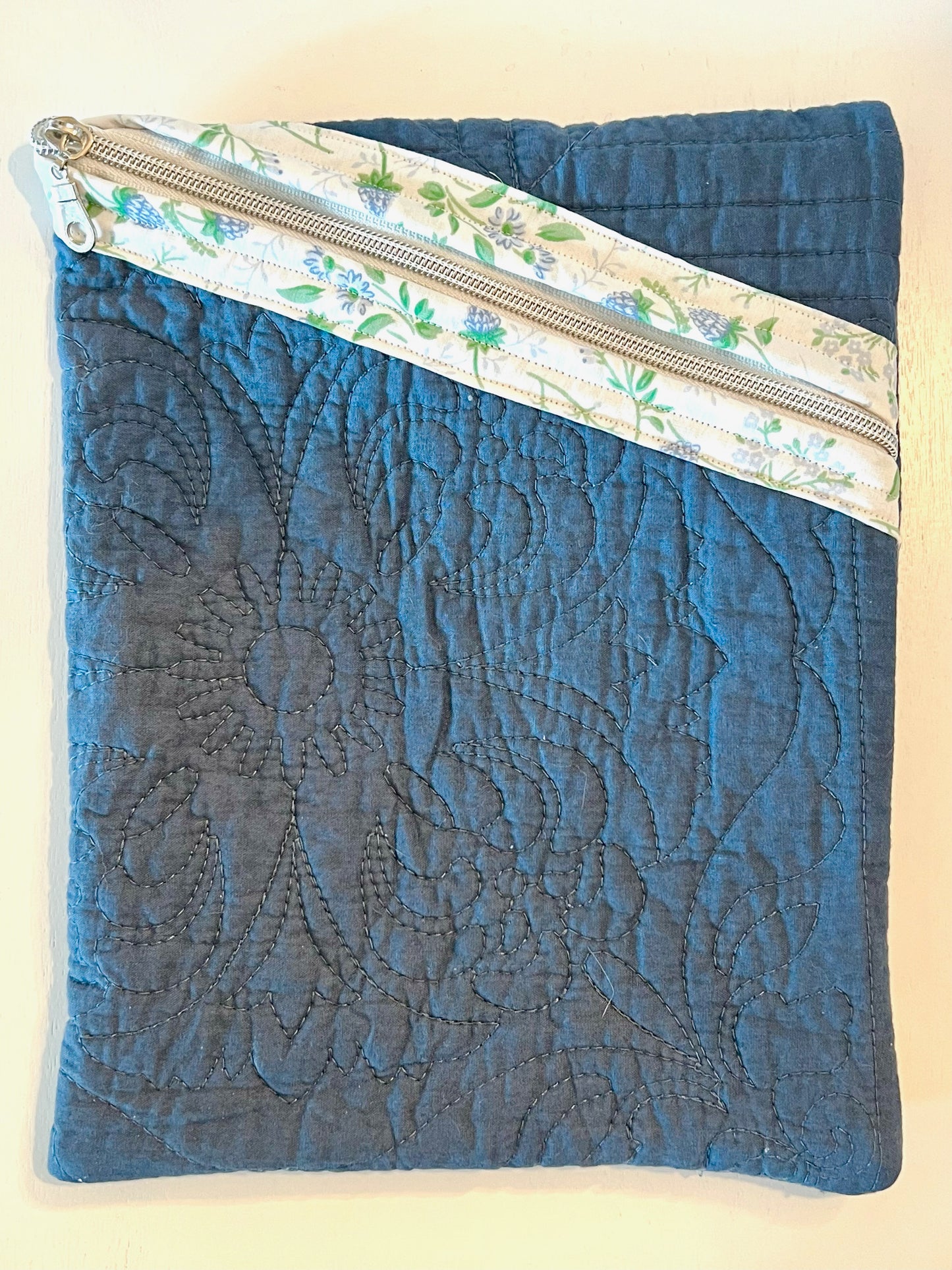 Quilted book/tablet sleeve