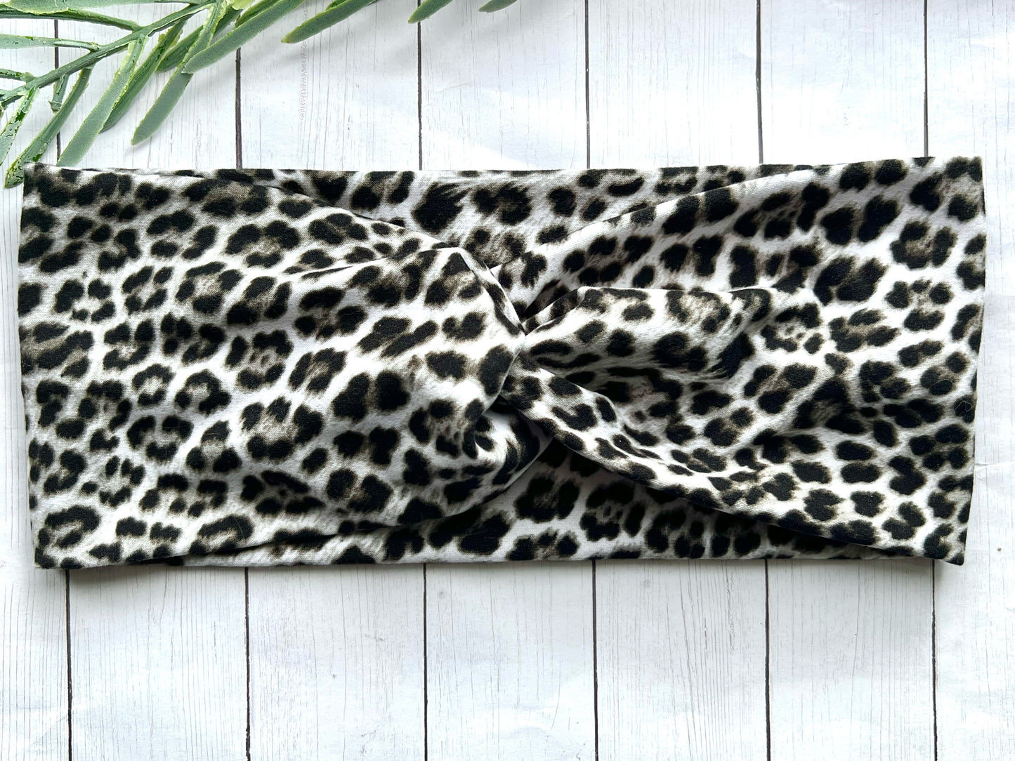 Twist headband-Black and White